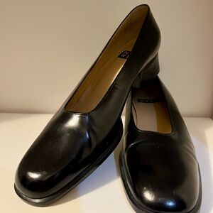 Nine West Black Women's Flats